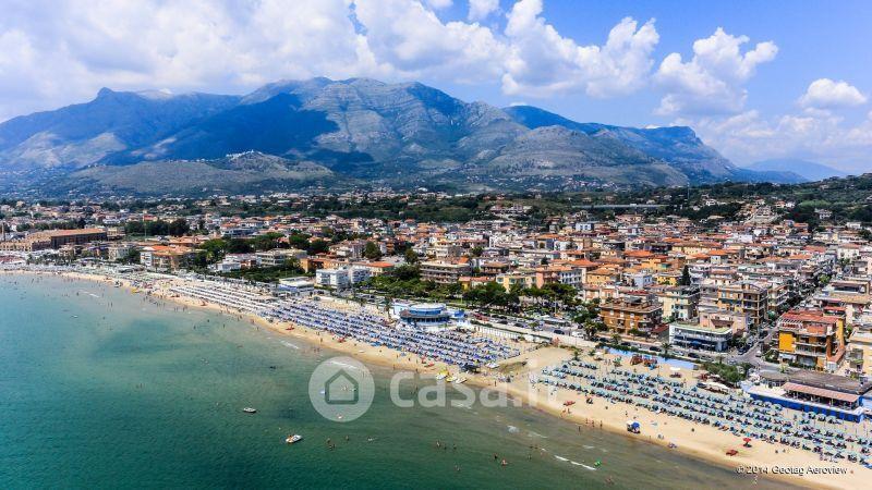 Trilocale in Lungomare Nazario Sauro 331 — foto 11 di 18