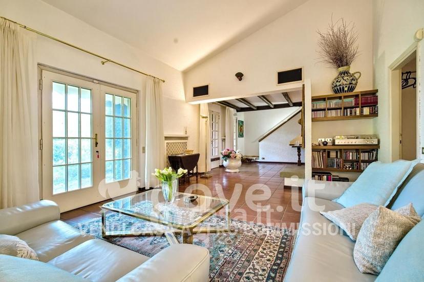 Villa in Via Alessandro Manzoni 28 — foto 10 di 43