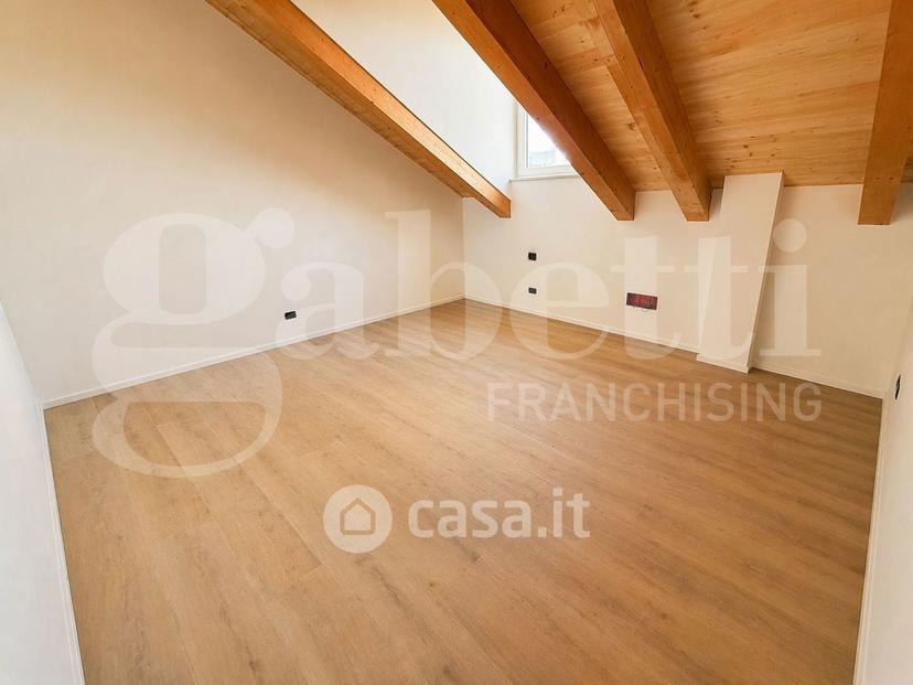 Villa in Via Cristoforo Colombo 59 — foto 32 di 39