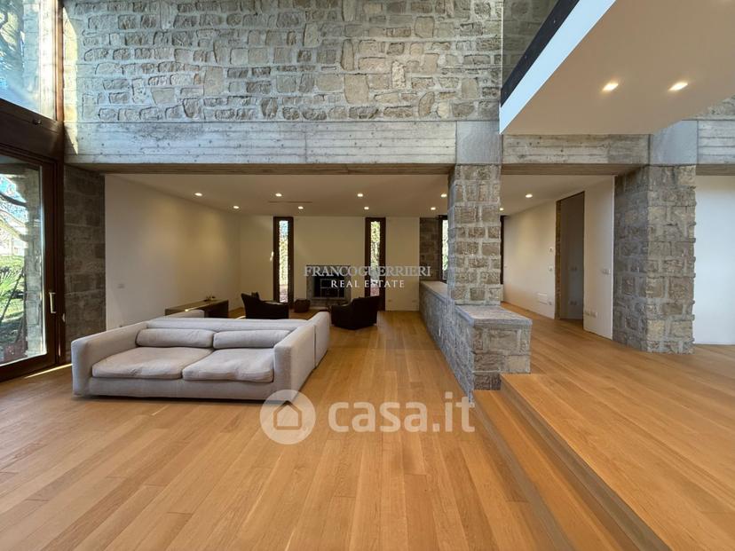 Villa in Via Alcide de Gasperi — foto 8 di 38