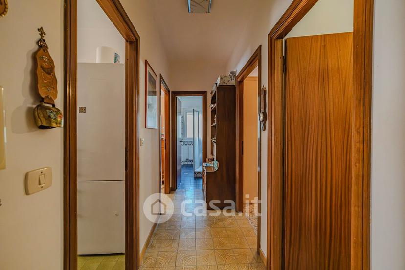 Trilocale in Via Zara 4 — foto 3 di 40
