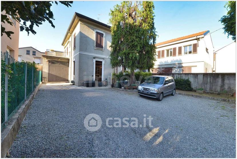 Villa in Via Alessandro Volta 26 — foto 8 di 18