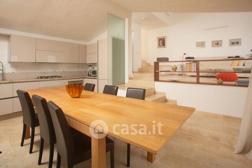 Villa in Via delle Costellazioni 20 — foto 2 di 50