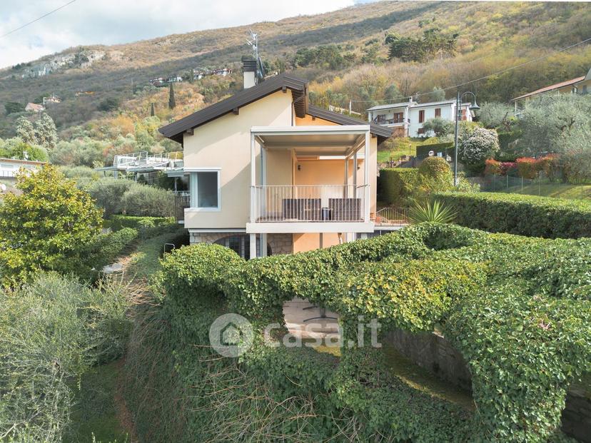 Villa in Via Alessandro Manzoni — foto 51 di 53