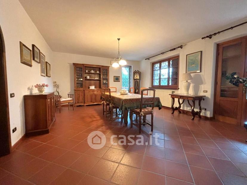 Villa in Via Romboni 55041 — foto 10 di 32