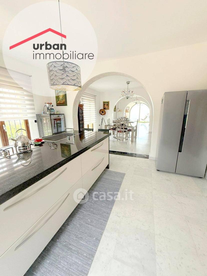 Villa in Via San Pietro — foto 5 di 16
