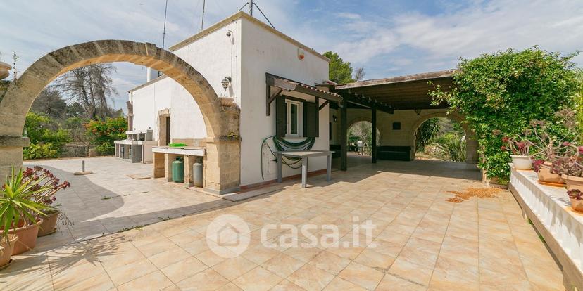 Villa in Strada Comunale Brindisi 6 — foto 5 di 54