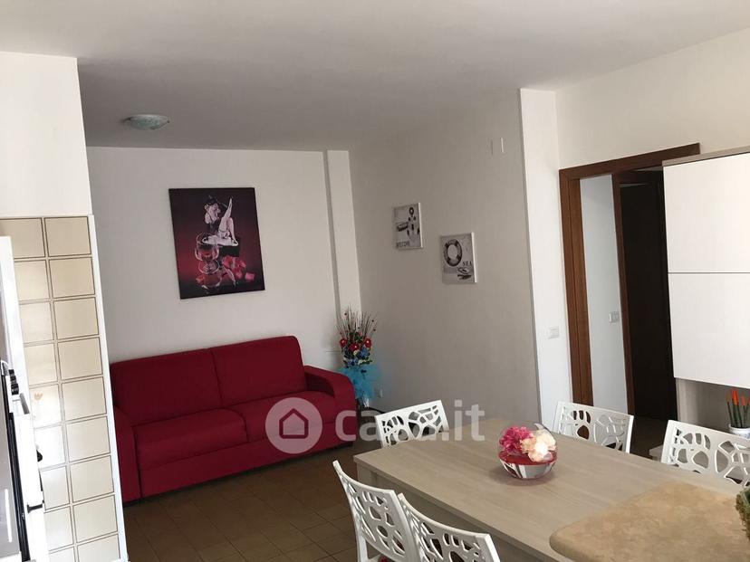 Trilocale in Via Campania 10 — foto 7 di 19