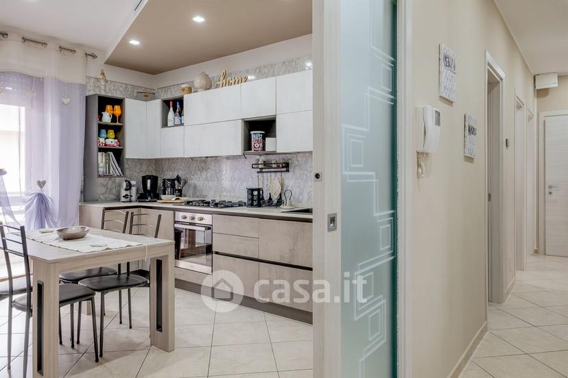 Quadrilocale in Via Ugo Foscolo 15 — foto 25 di 37