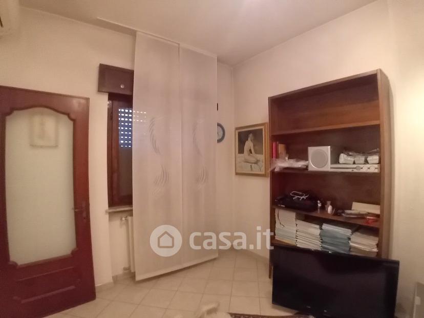 Villa in Via Giacomo Matteotti — foto 40 di 42
