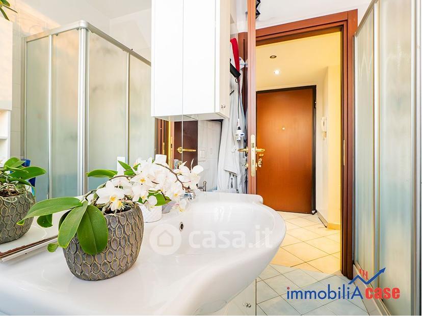 Trilocale in Via Corelli 27 — foto 16 di 33