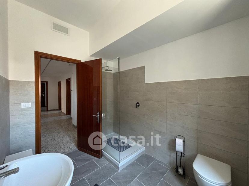 Stanza in Via Torre San Biele — foto 25 di 38