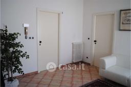 Stanza in Viale Po 3