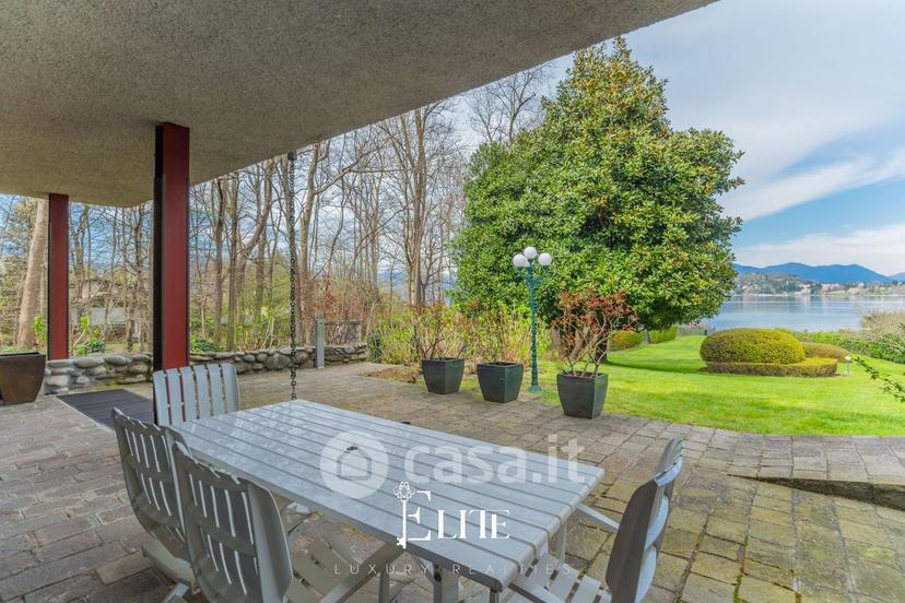 Villa in Via Luigi Cadorna 1800 — foto 4 di 42