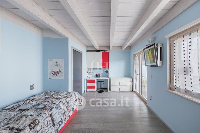 Trilocale in Via Como 19 — foto 21 di 31