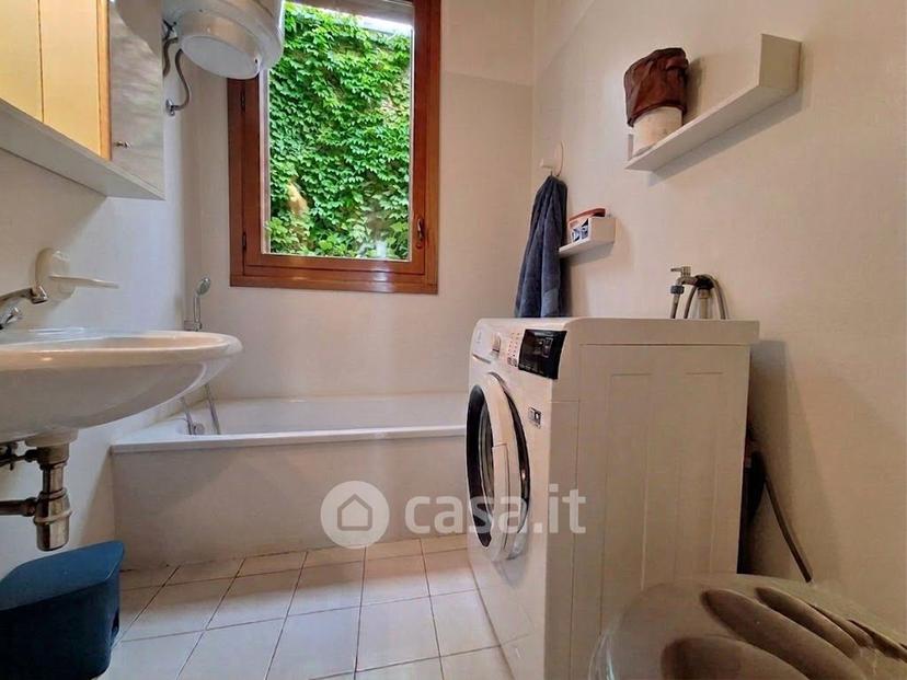 Trilocale in Via Vignolo 27 — foto 6 di 33