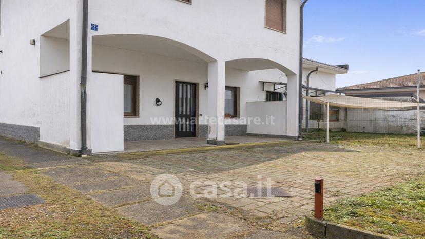 Bilocale in Via Alberone 7 — foto 3 di 11
