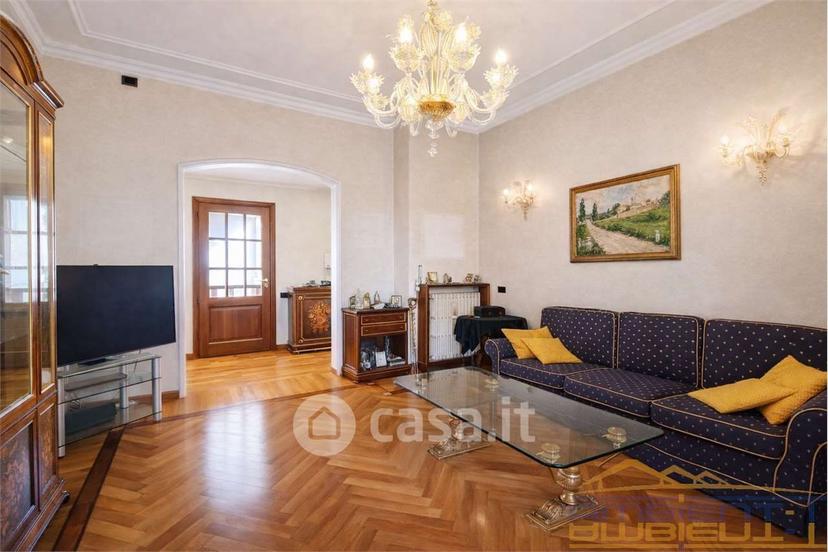 Villa in Via Edmondo de Amicis 6
