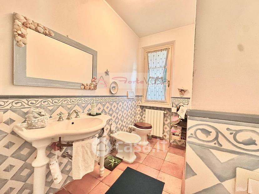 Villa in Via Alpi Apuane — foto 26 di 44