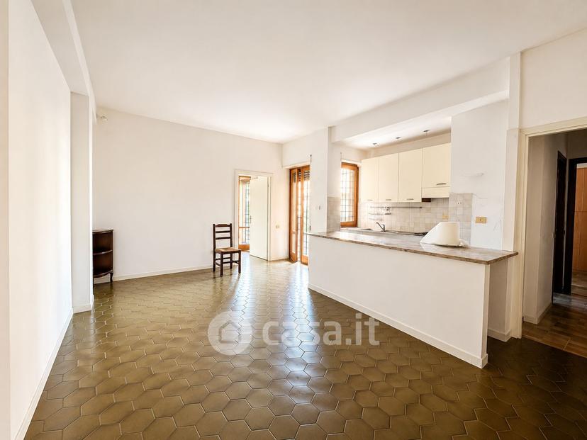 Quadrilocale in Via Capranica 14 — foto 3 di 20
