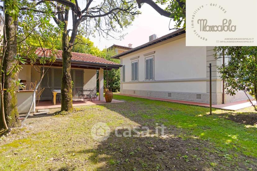Villa in Via C. Cavour 1 — foto 6 di 31