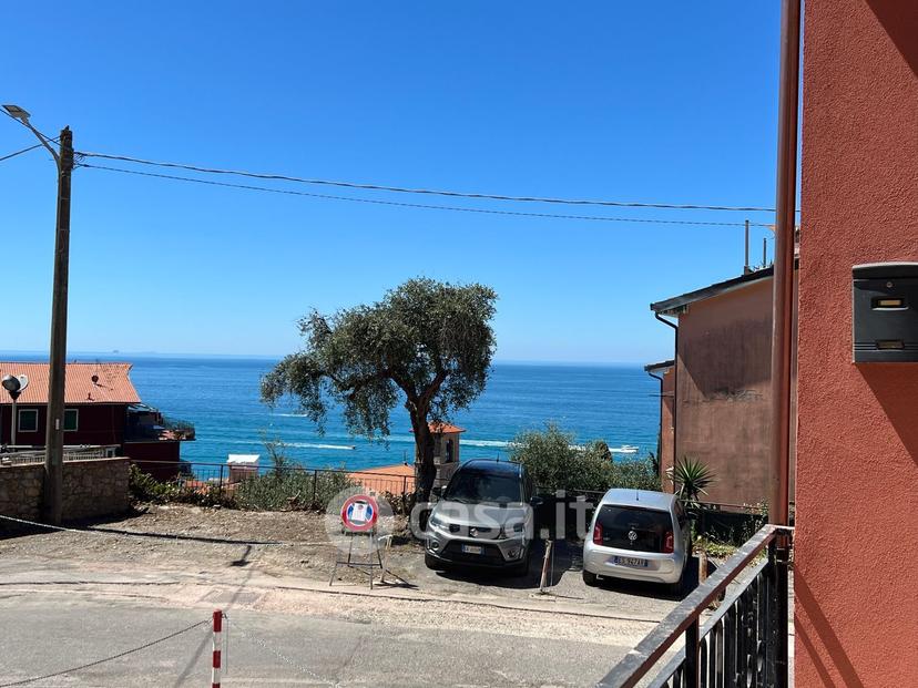 Trilocale in Via Fiascherino Iiª Traversa 6