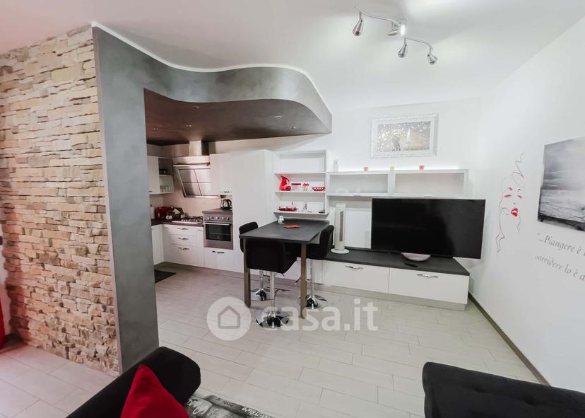 Bilocale in Via Antonio Sant'Elia 27 — foto 9 di 10