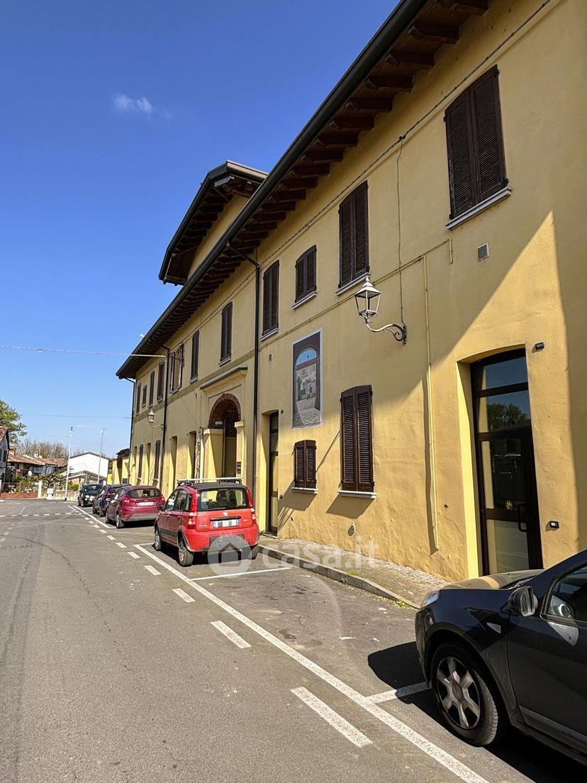 Bilocale in Via Lambro 8 — foto 9 di 17