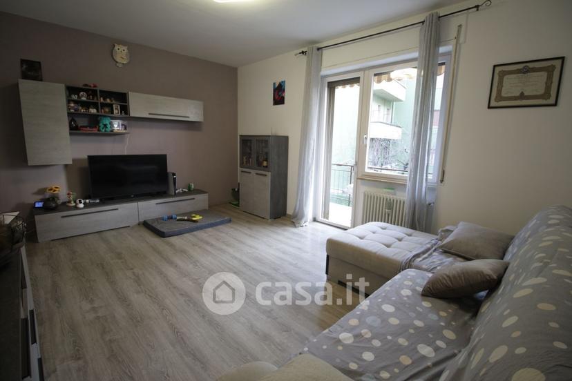 Trilocale in Via Fratelli Bandiera 2 — foto 3 di 31