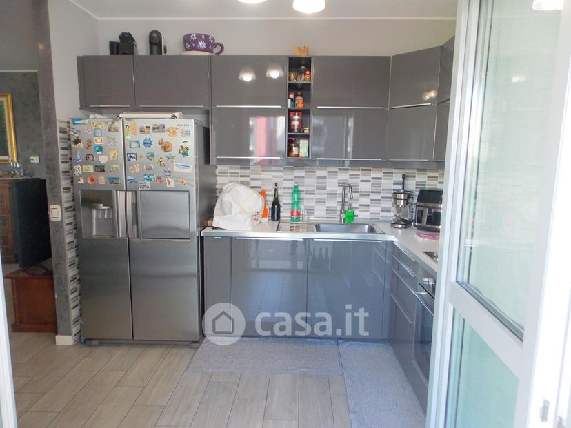 Trilocale in Via Volturno 26 — foto 7 di 34