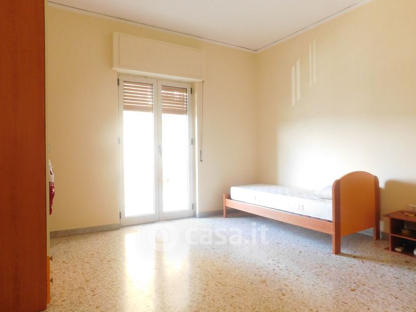 Stanza in Via dei Mulini 32 — foto 2 di 19