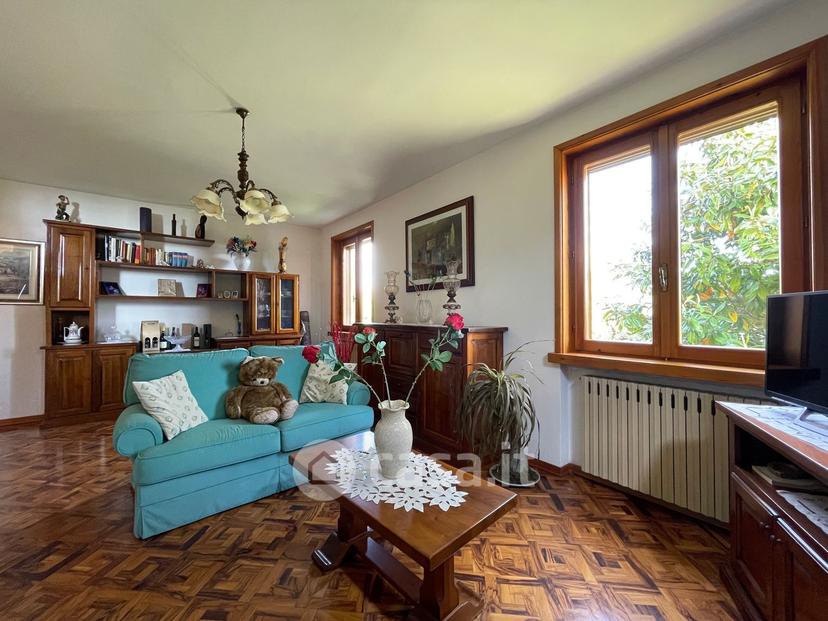 Villa in Via Isabella d'Este — foto 18 di 27