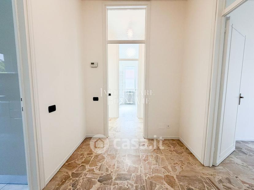 Trilocale in Via Aldo Moro 1 — foto 3 di 28