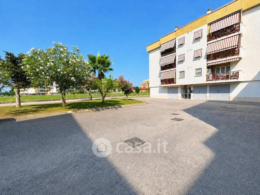 Trilocale in Via della Viola 15 — foto 17 di 33