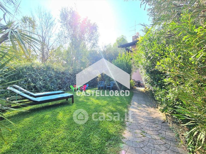 Villa in Via Papa Giovanni XXIII 1 — foto 9 di 36