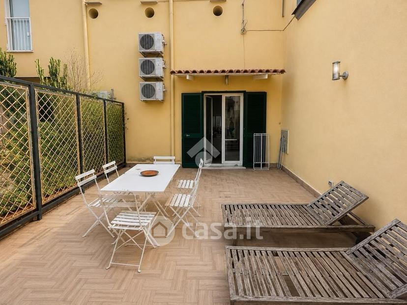 Trilocale in Via Chiaia — foto 10 di 17