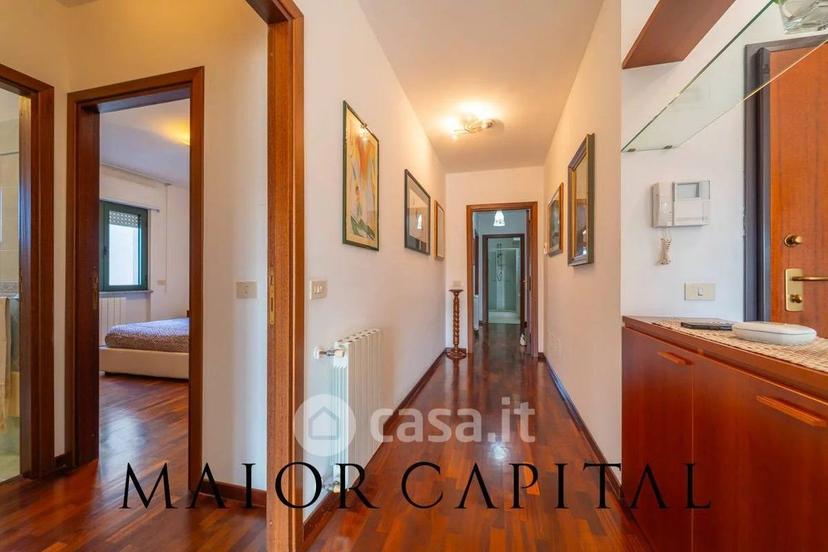 Appartamento in Viale Aldo Moro 114 — foto 2 di 33