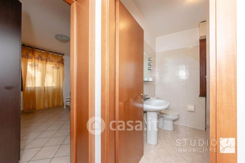 Trilocale in Via Fratelli Rosselli — foto 12 di 26