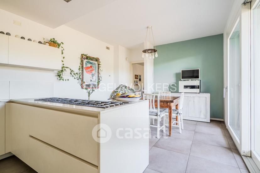 Villa in Via Alessandro Volta 22 — foto 40 di 44