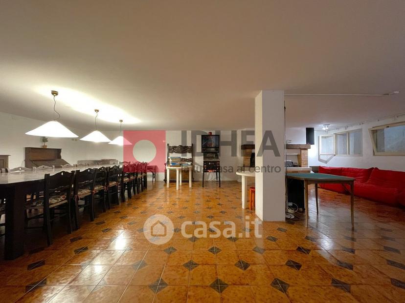 Villa in Via IV Novembre — foto 17 di 39