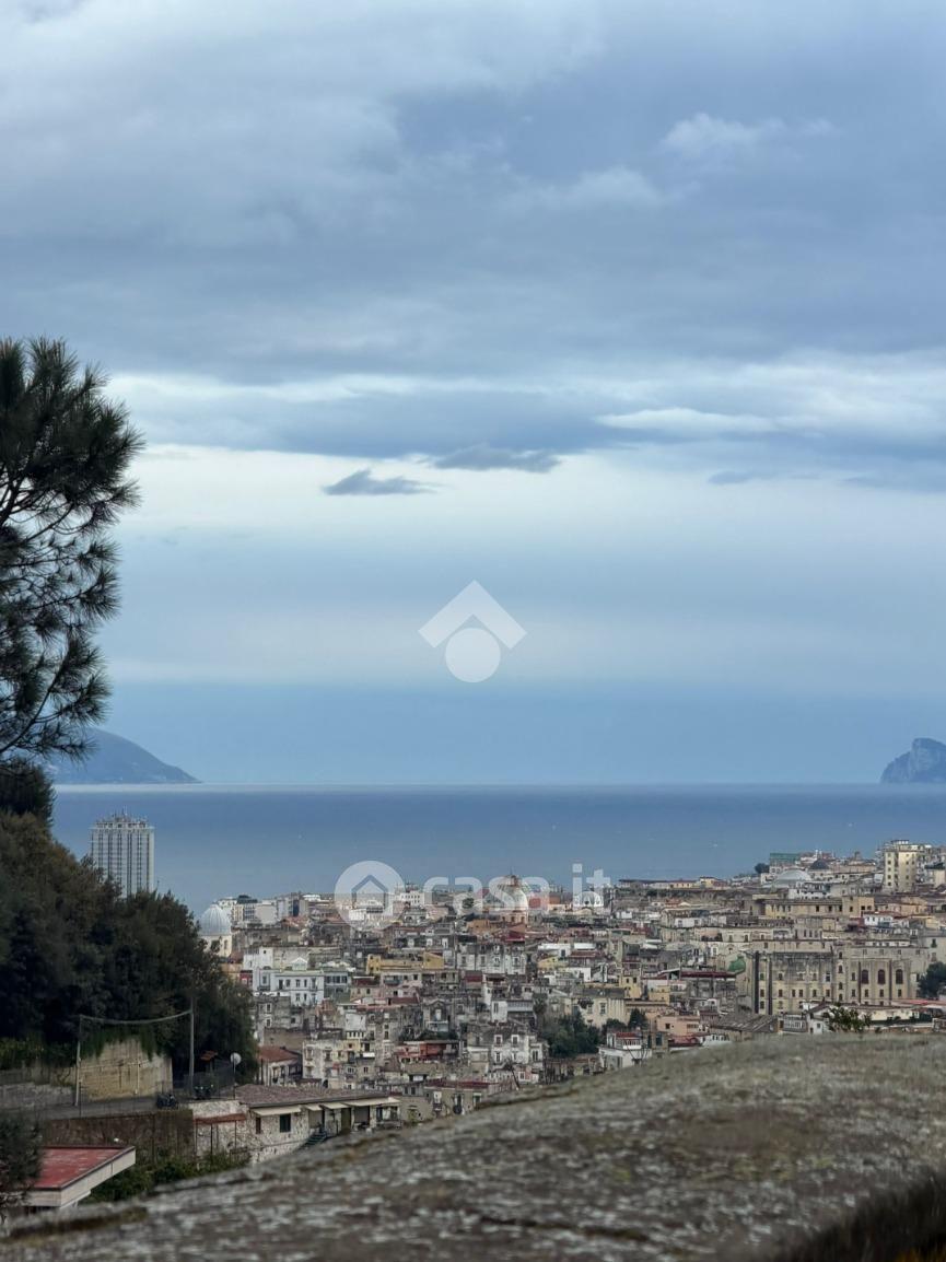 Trilocale in Salita Capodimonte 105