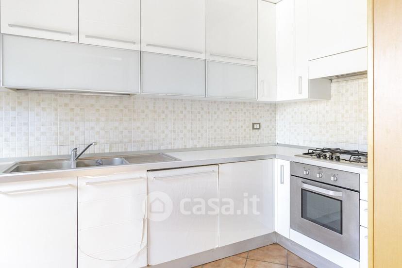 Trilocale in Via Bonvicini Adolfo 2 — foto 24 di 32