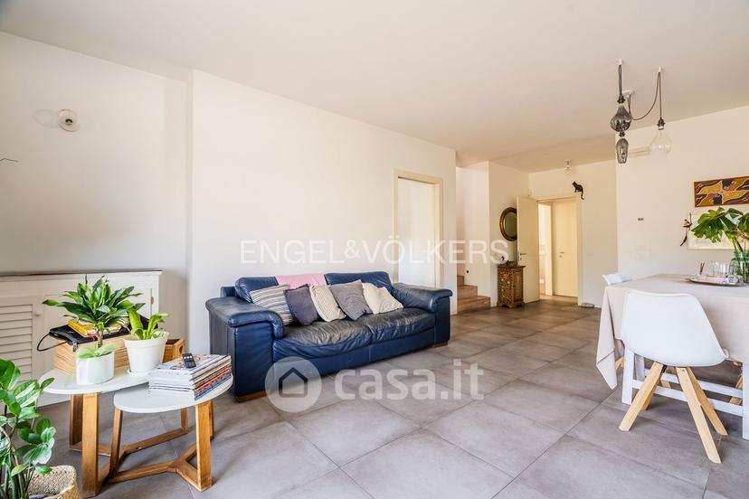 Villa in Via Alessandro Volta 22 — foto 23 di 44