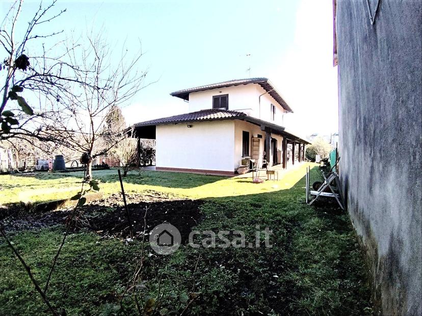 Villa in Via Gagnago — foto 2 di 32