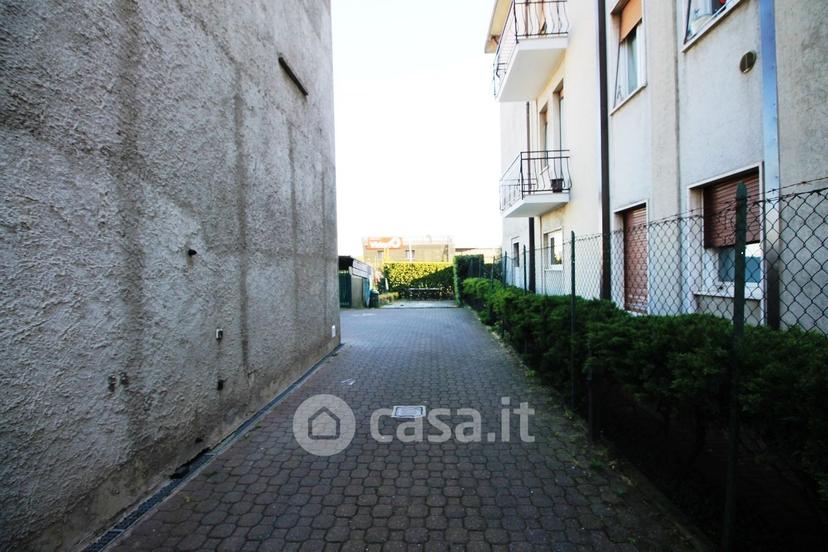 Trilocale in Via Europa Unita — foto 22 di 25