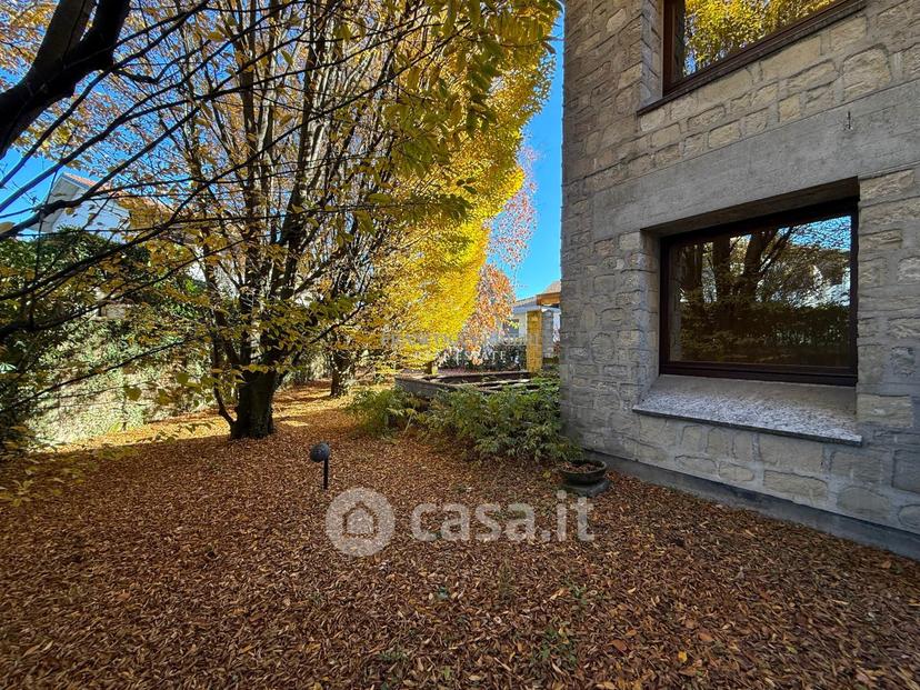 Villa in Via Alcide de Gasperi — foto 4 di 38