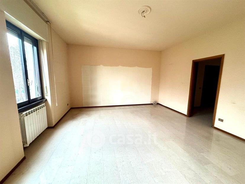 Trilocale in Via Luca della Robbia 1 — foto 29 di 29