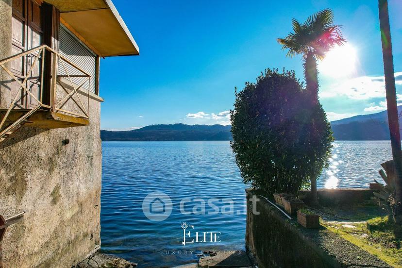 Villa in Via Novara 21 — foto 2 di 69