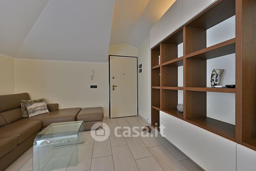 Trilocale in Via Indro Montanelli — foto 3 di 31