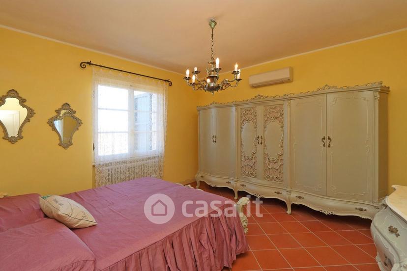 Villa in Viale Alcide de Gasperi 2 — foto 7 di 34